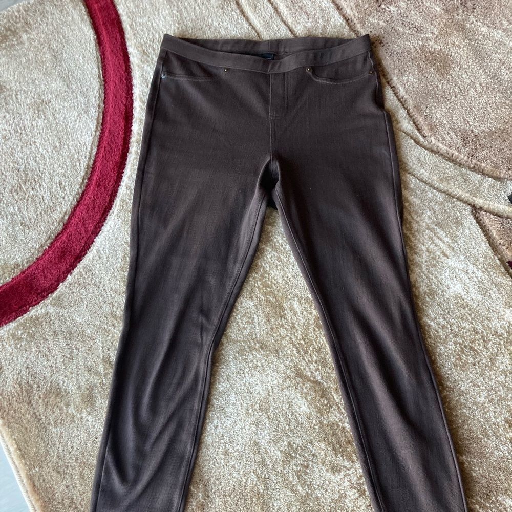 Woman’s Brown Jeggings